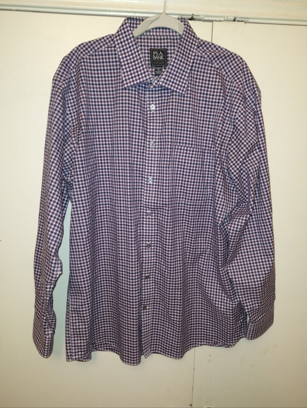 Jos A Bank Traveler Traditional Fit Long Sleeve Button Up Shirt Men's sz XL.